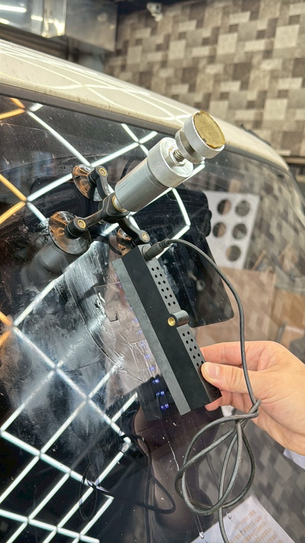 轟潔汽車美容坊 服務項目 汽車玻璃修補