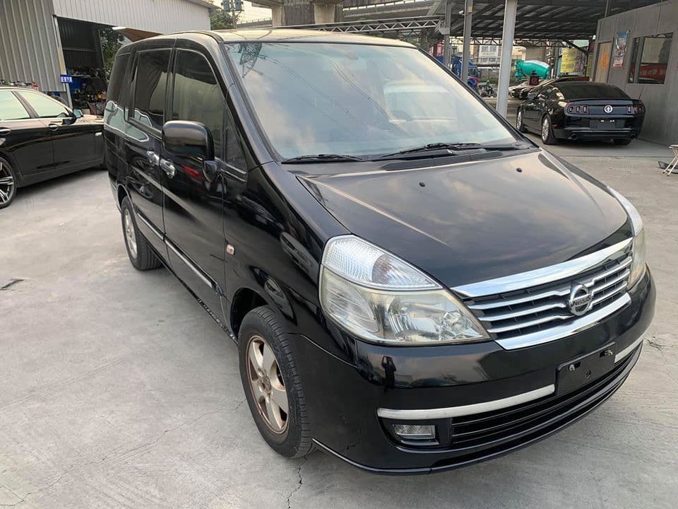 Nissan QRV