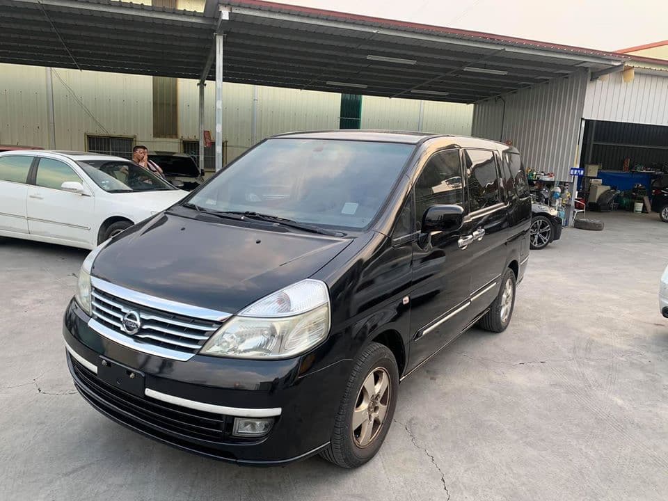 Nissan QRV