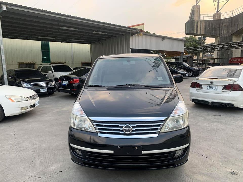Nissan QRV