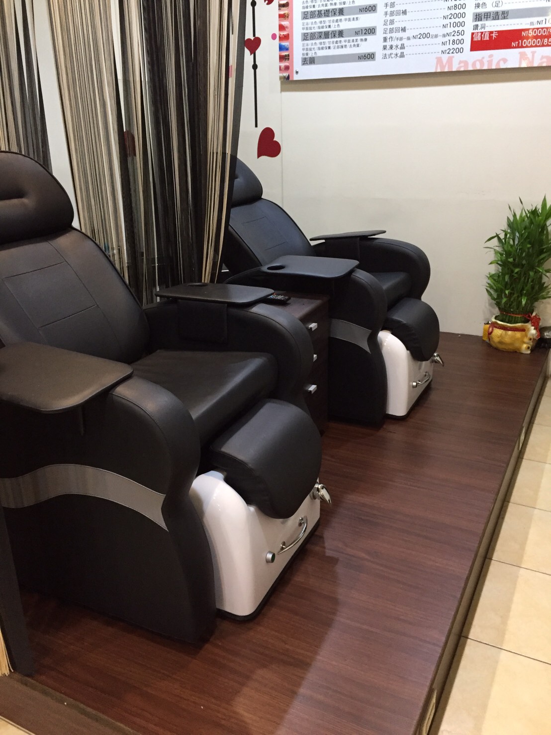 Salon - Slide 2