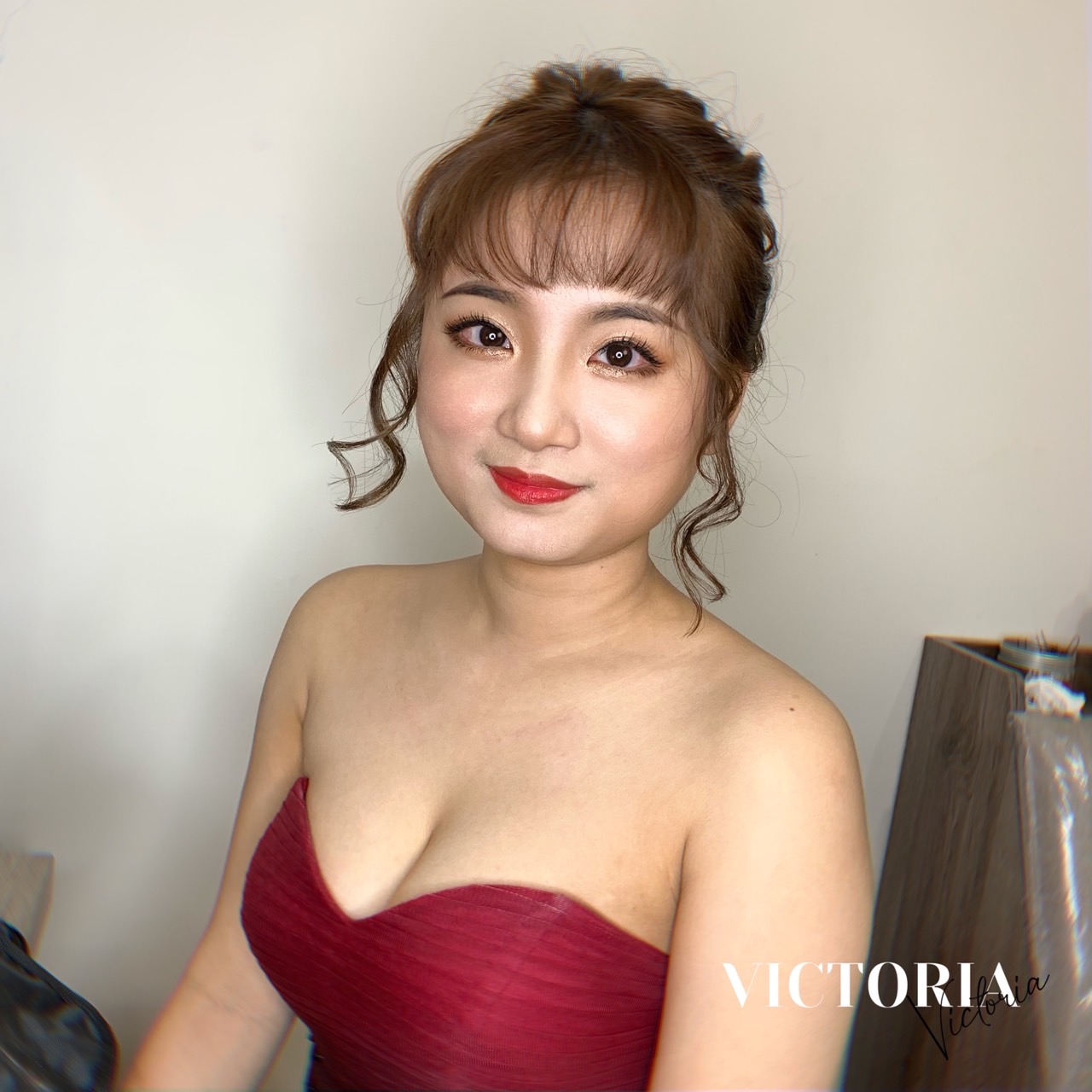 Victoria 嘉義彩妝整體造型/美甲紋綉
