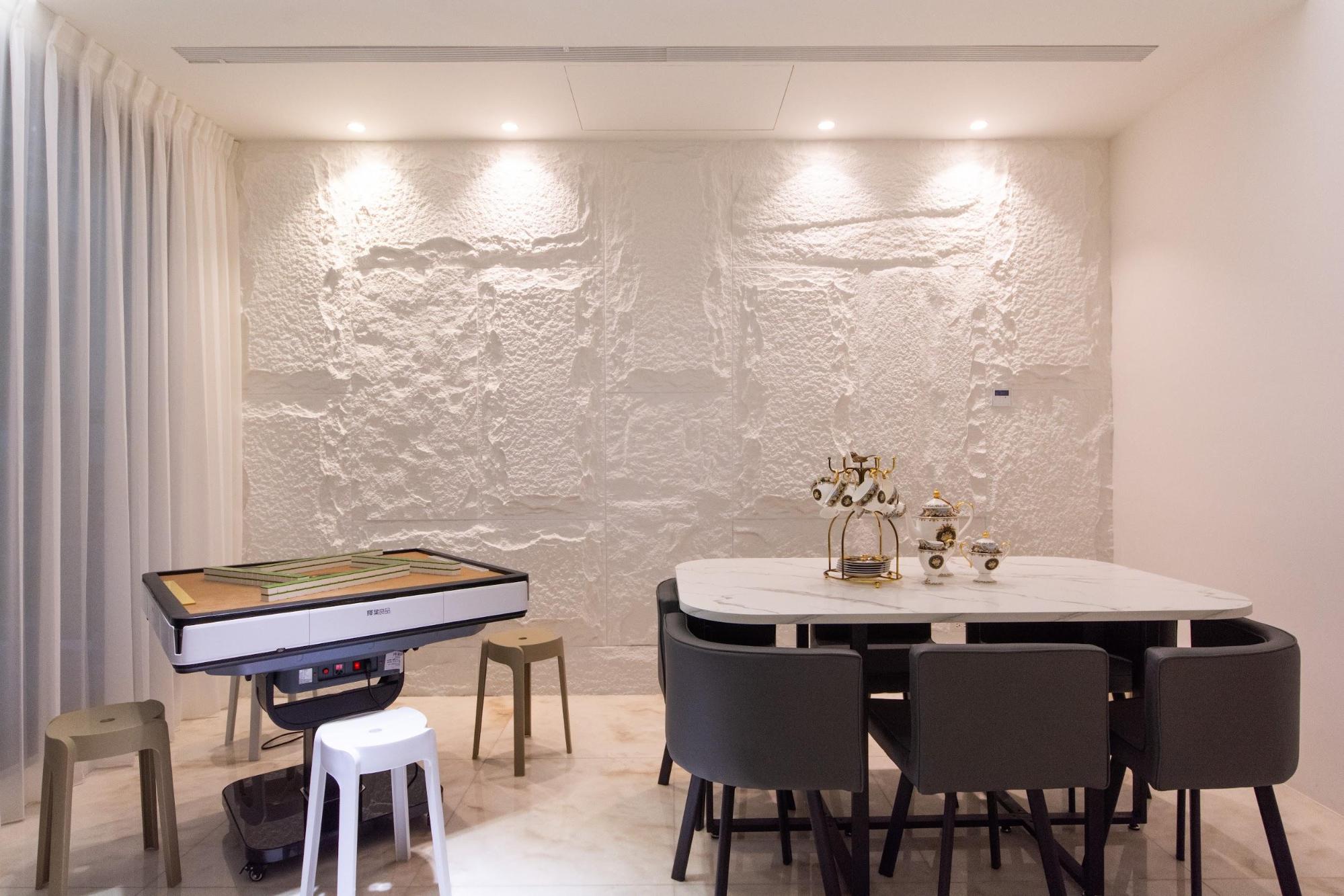 room-img