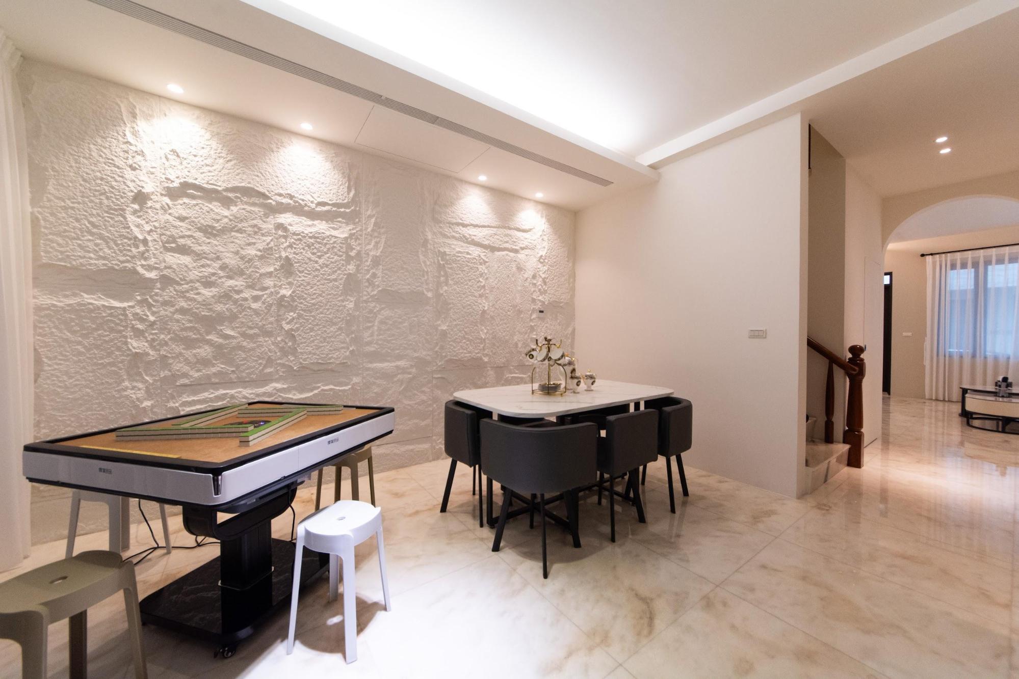 room-img
