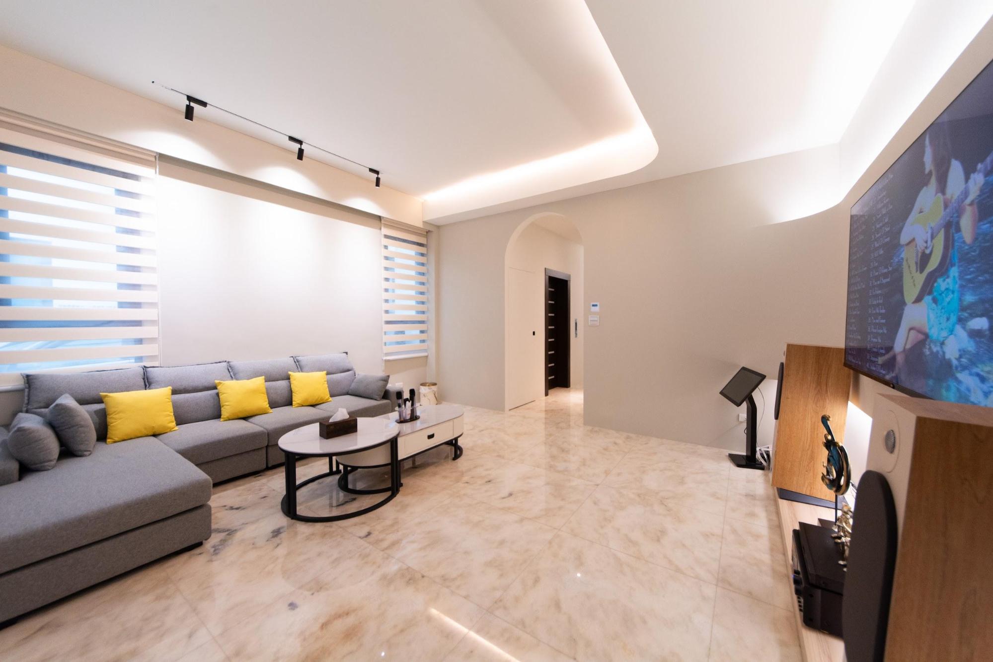 room-img