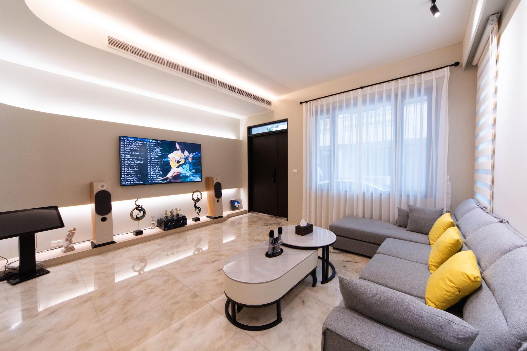 room-img