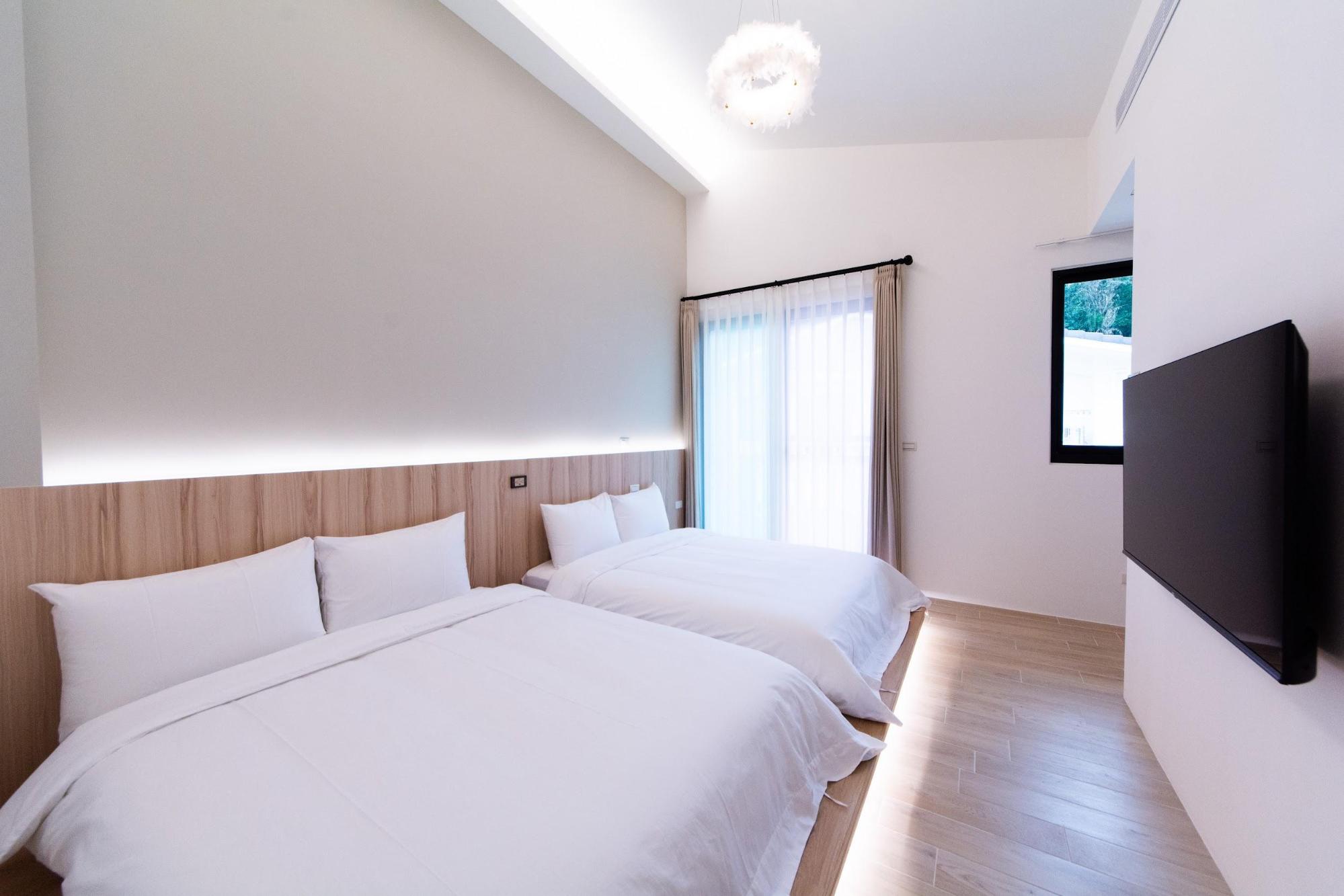 room-img
