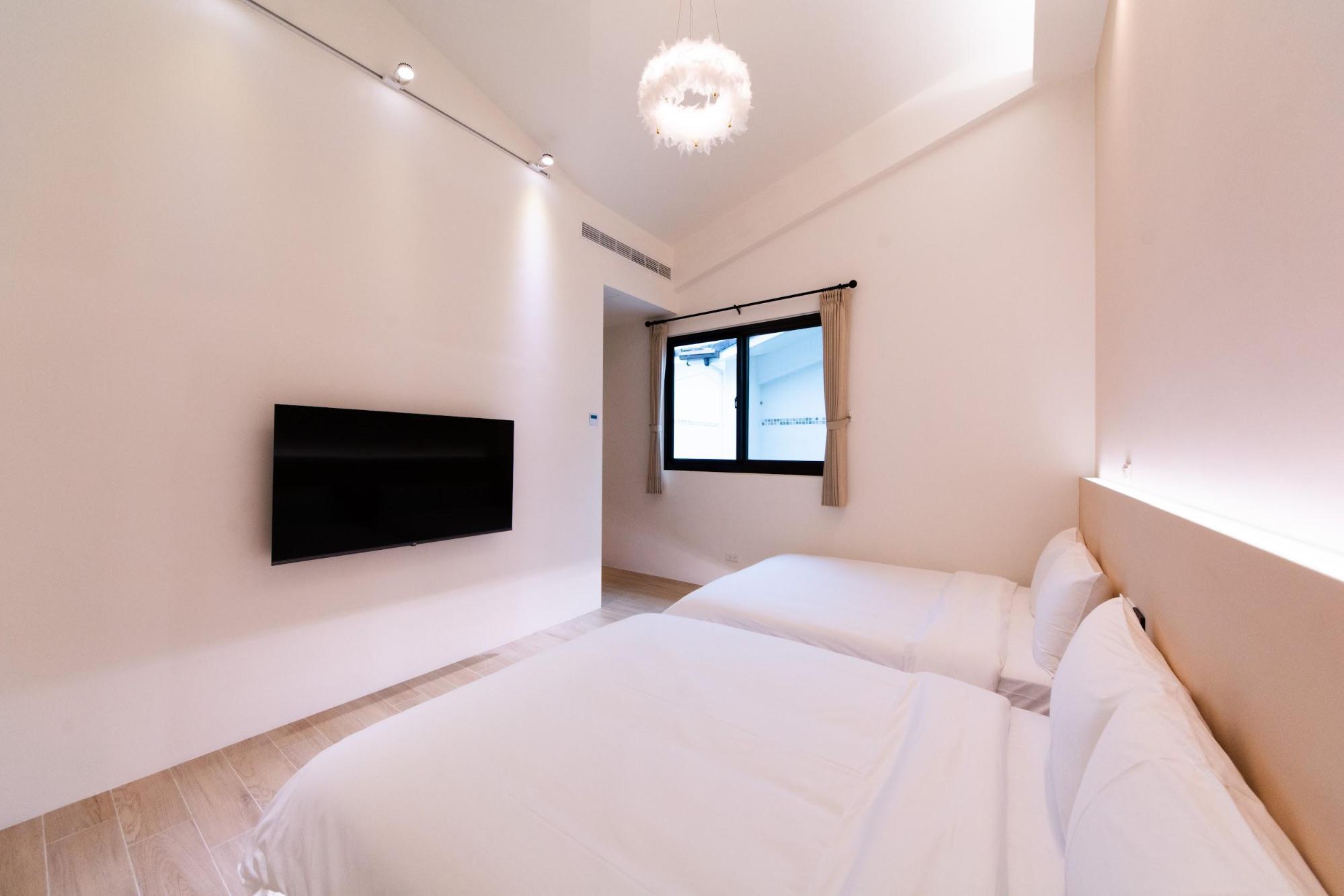 room-img