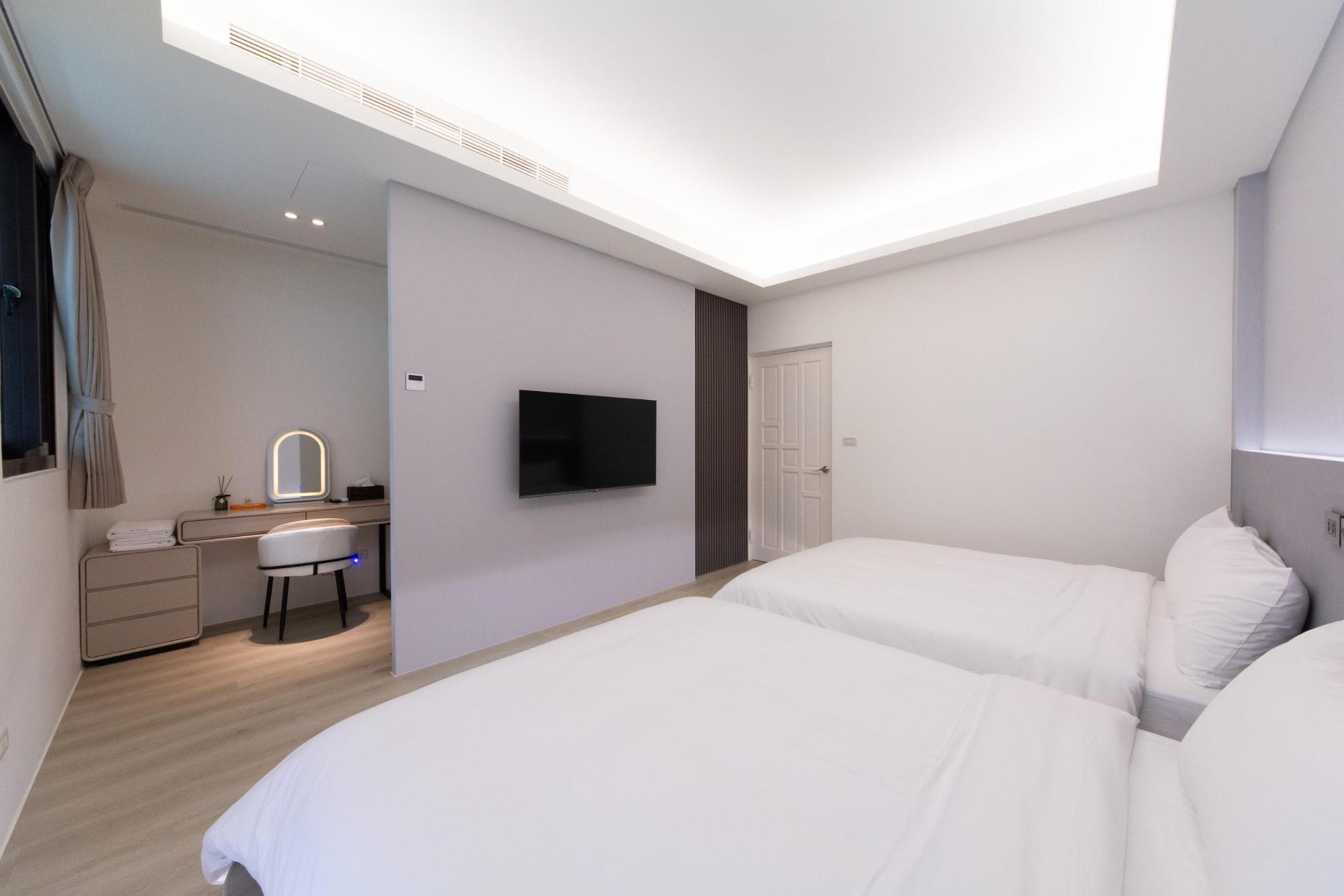 room-img